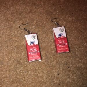 Mini brand earrings